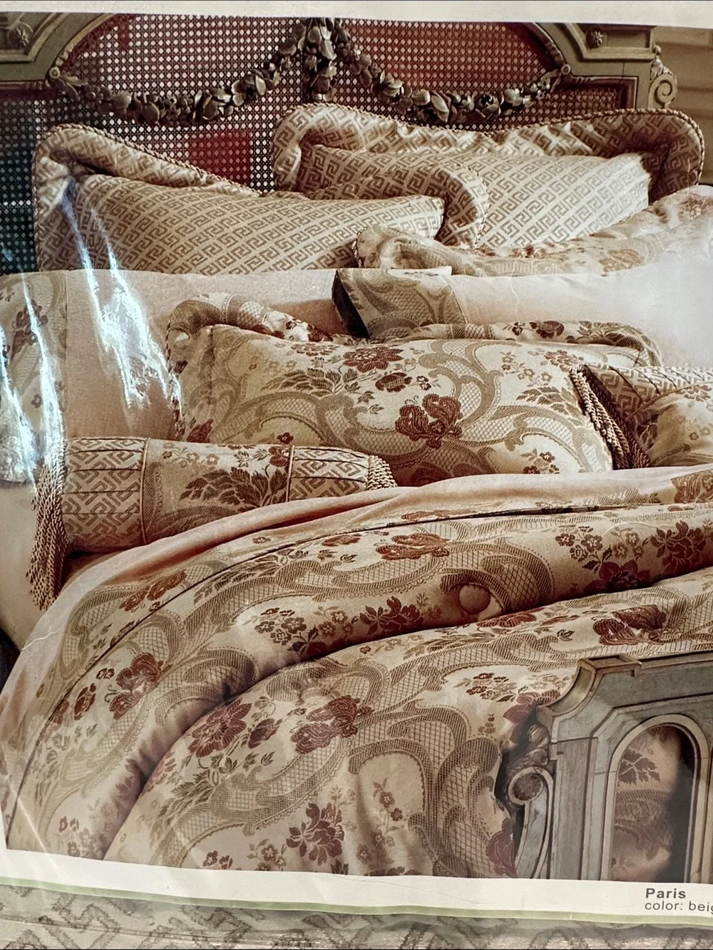 Monmartre Set of 2 Euro Shams Decorated with Classical Fretwork in Jacquard.